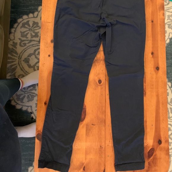 NWT Old navy khaki pants - Picture 5 of 6